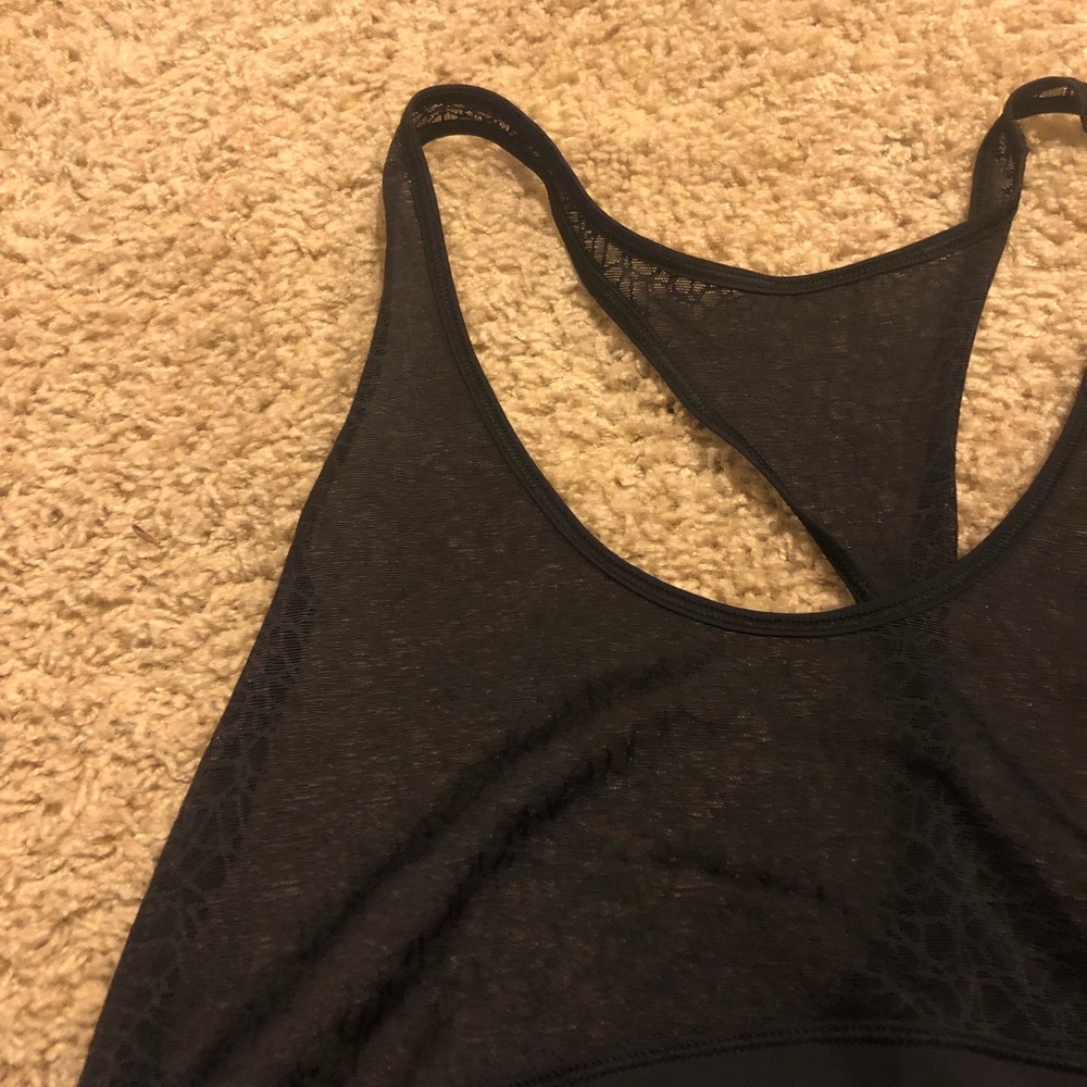 Lululemon Black tank. Size 4. Like new. - Picture 2 of 4